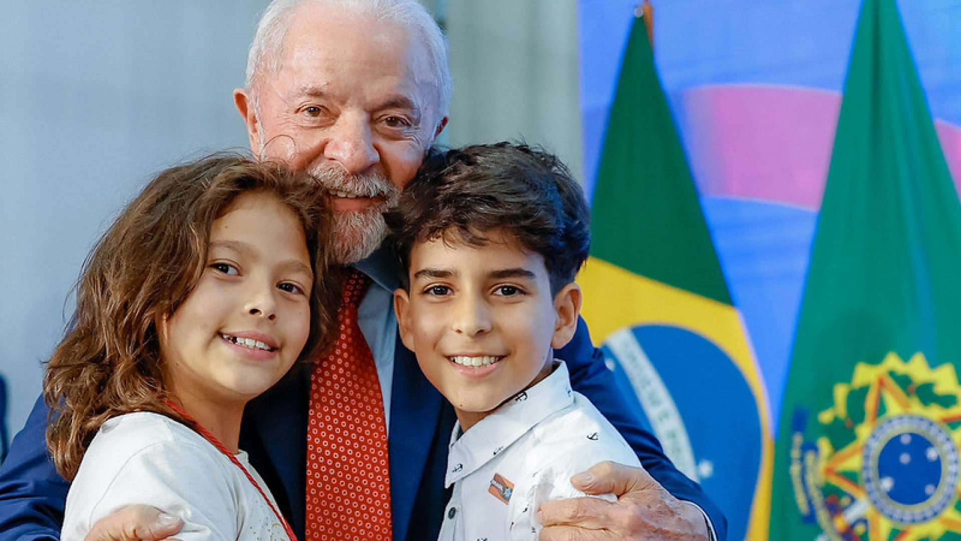 Lula Sanciona Lei Contra Adultização de Crianças nas Redes Digitais