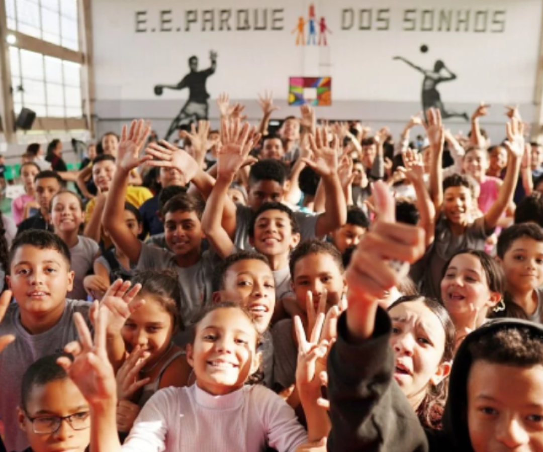 De “escola dos pesadelos” à melhor do mundo: escola de Cubatão vence prêmio internacional