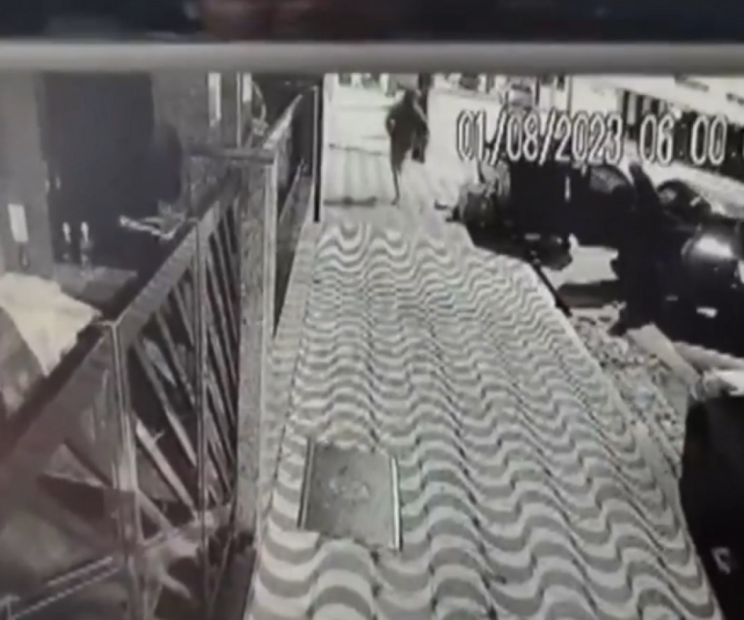 Homem é condenado a 25 anos de prisão por tentar matar PMs com fuzil em Santos