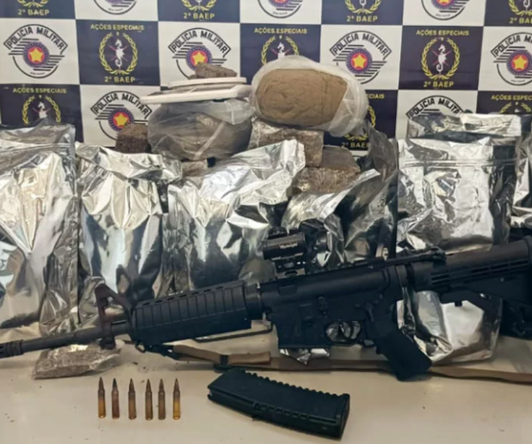 Operação no Morro do José Menino resulta em apreensão de fuzil e 25 kg de drogas em Santos