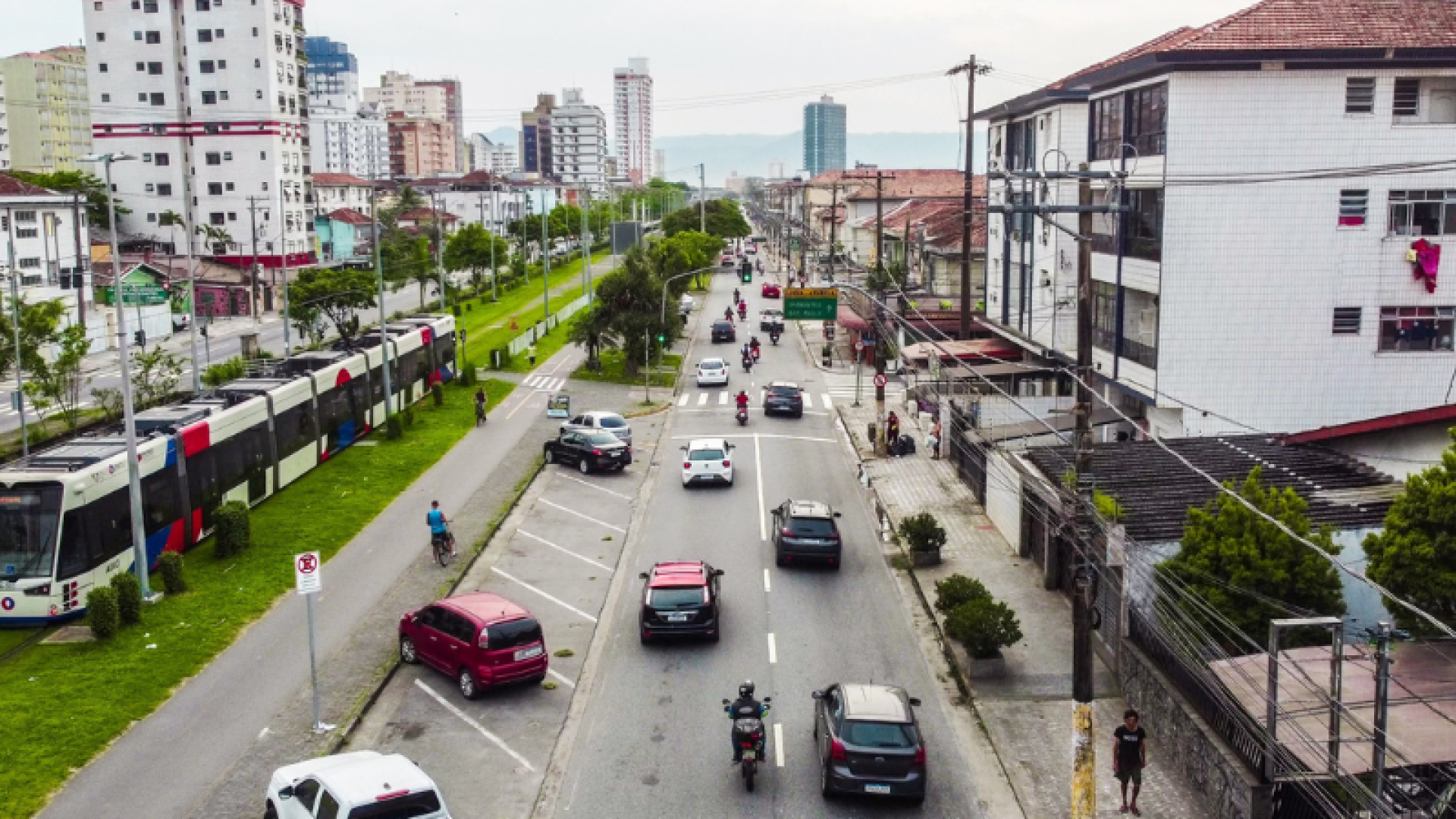 São Vicente é pioneira na implantação da faixa azul para motociclistas na Baixada Santista