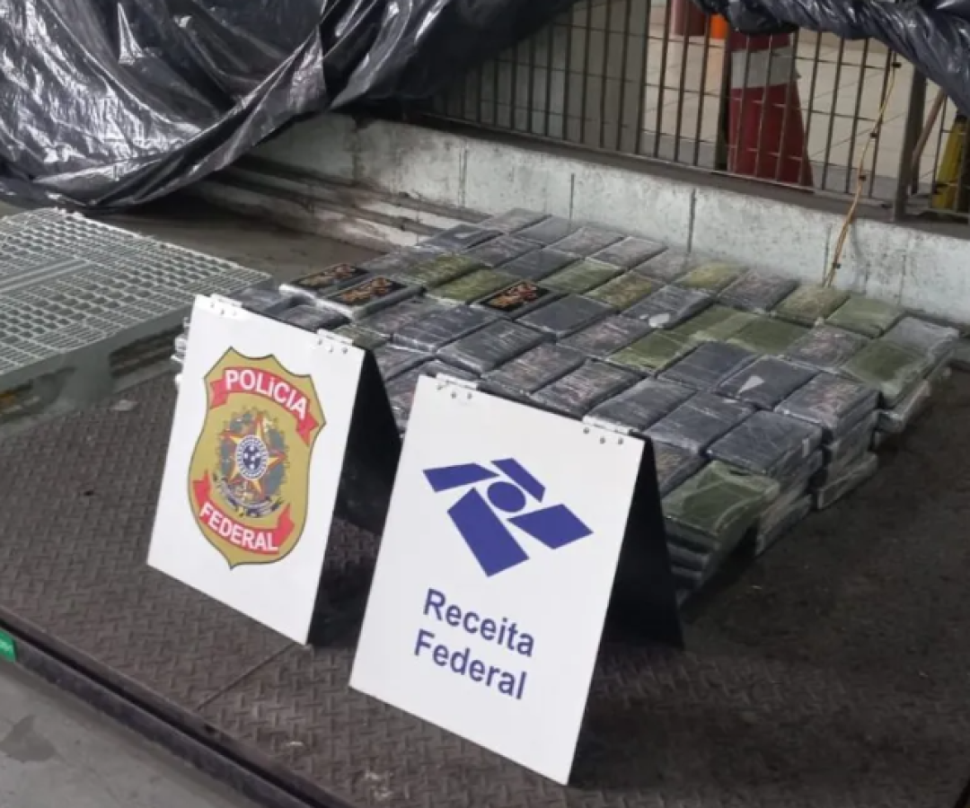 Receita Federal apreende 218 kg de cocaína em contêiner com couro no Porto de Santos