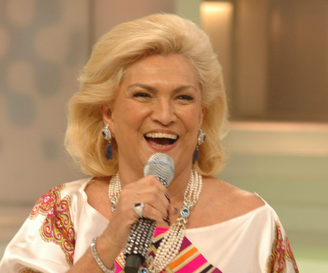 Praiamar Shopping homenageia Hebe Camargo com exposição gratuita em Santos