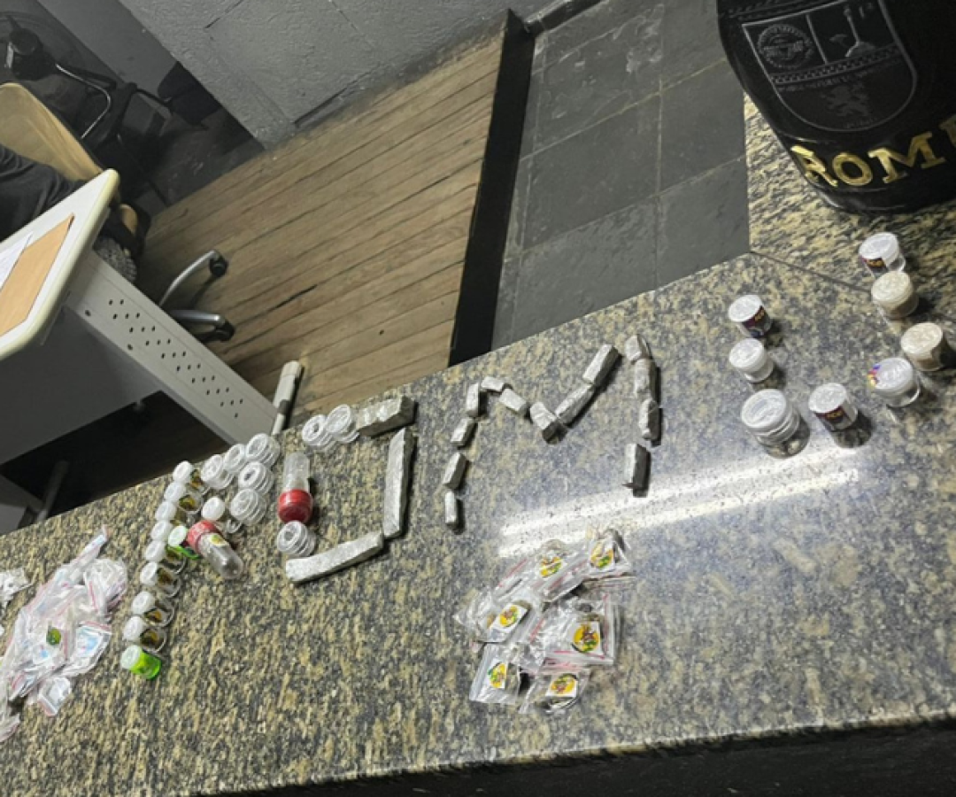 São Vicente: GCM apreende cocaína, crack e droga sintética em duas prisões