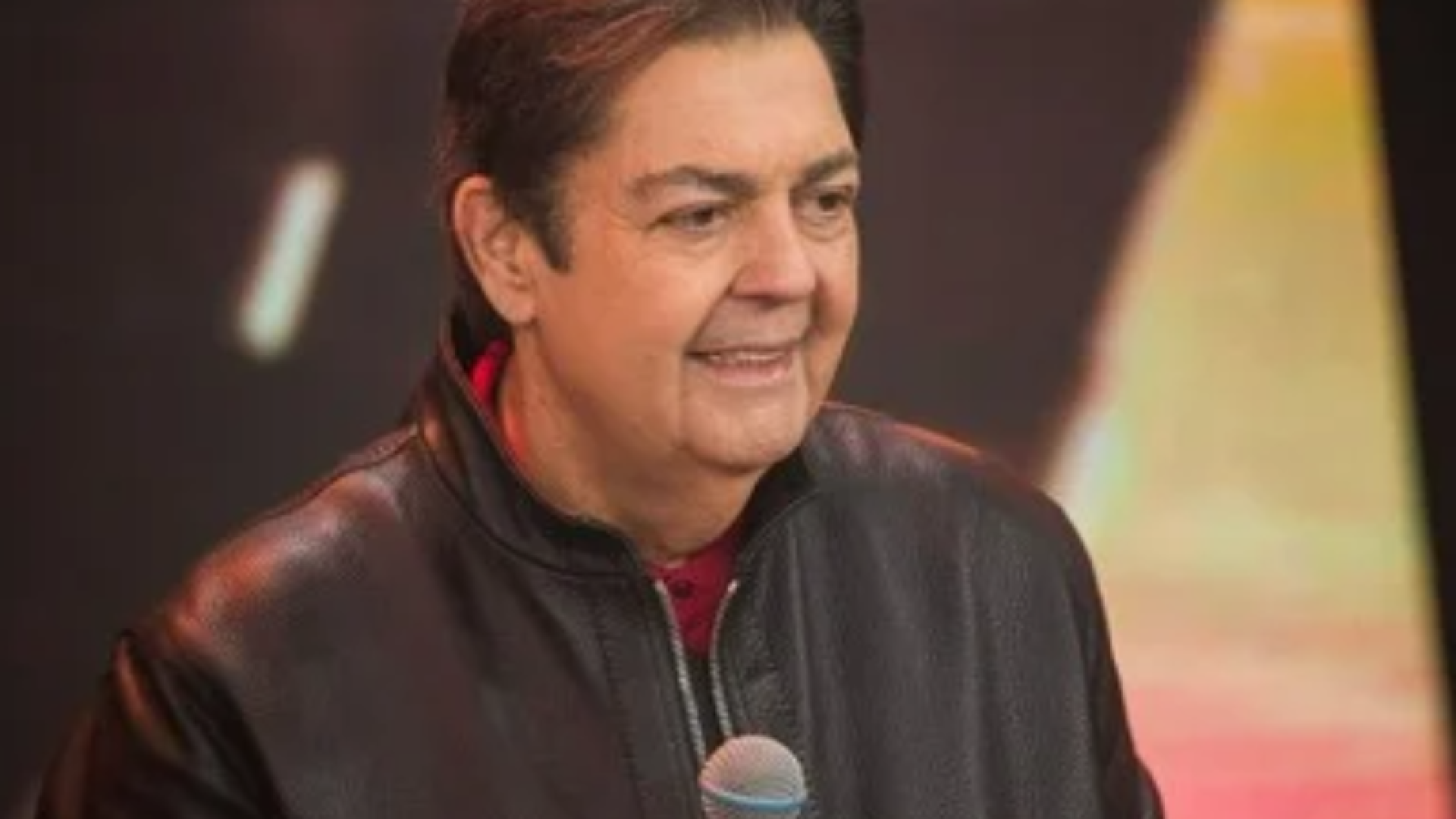 O apresentador Fausto Silva, o Faustão, recebeu alta da Unidade de Terapia Intensiva (UTI) do Hospital Israelita Albert Einstein, em