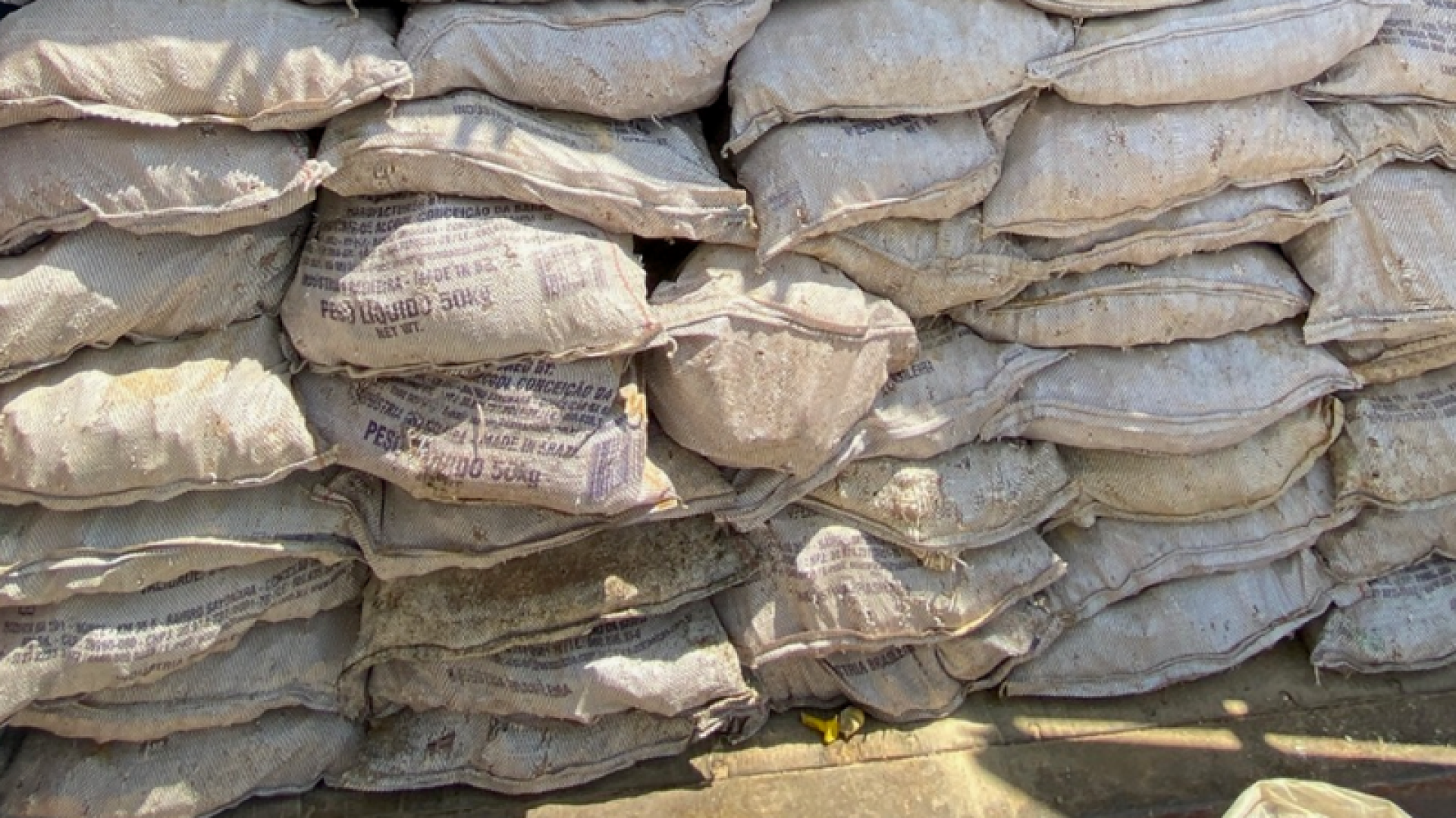 Receita Federal apreende 670 toneladas de quartzo em operação no Porto de Santos