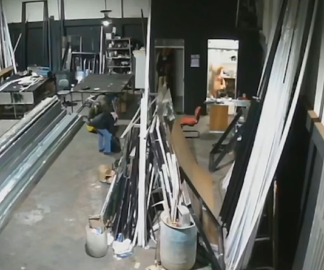 Furto em vidraçaria de Uberlândia gera prejuízo de R$ 10 mil