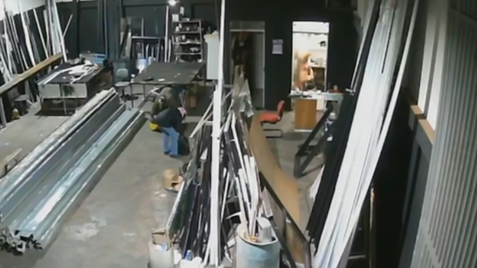 Furto em vidraçaria de Uberlândia gera prejuízo de R$ 10 mil