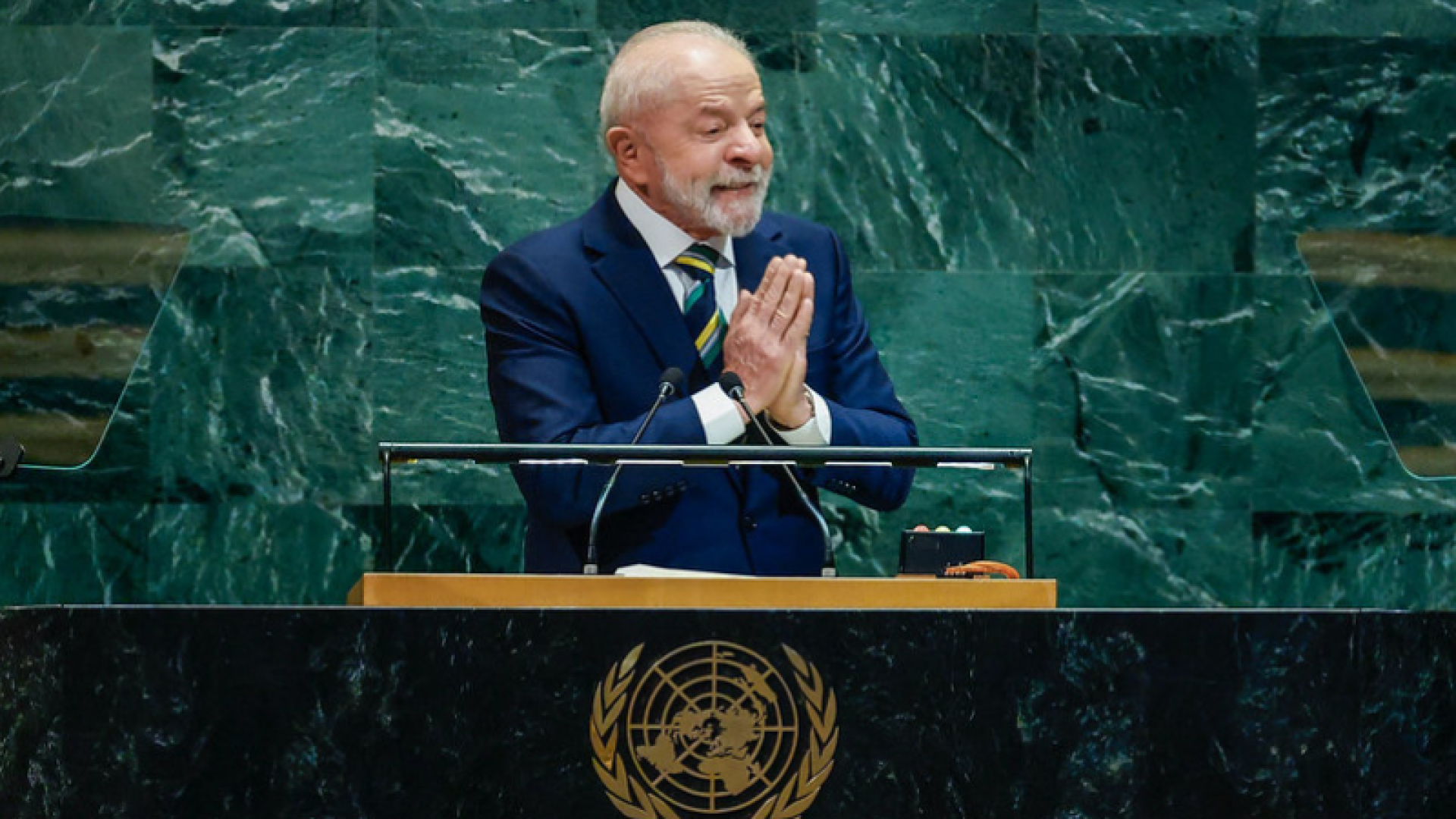 Lula critica sanções e diz que Brasil resiste na defesa da democracia