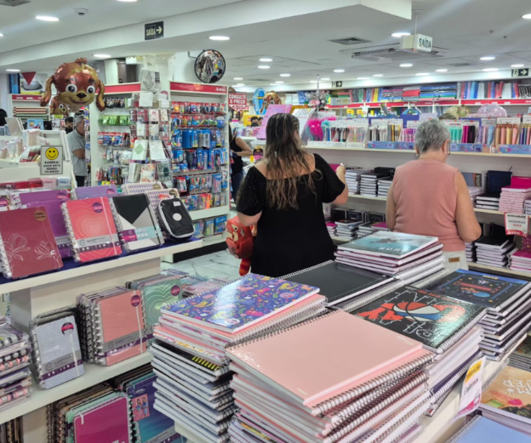 Venda de materiais escolares movimenta comércio na Baixada Santista com alta de mais de 10%