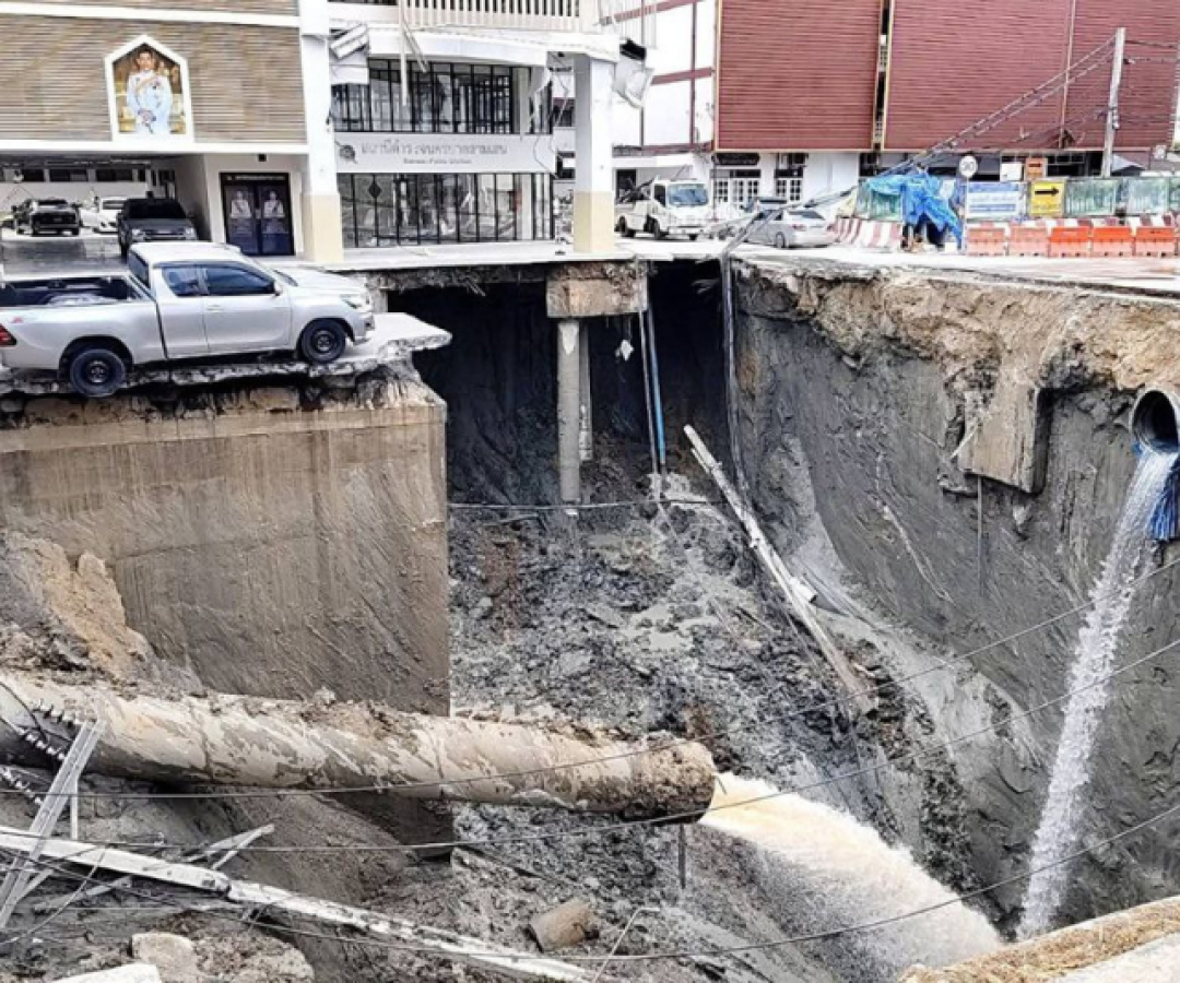 Cratera gigante se abre em avenida de Bangkok e paralisa serviços