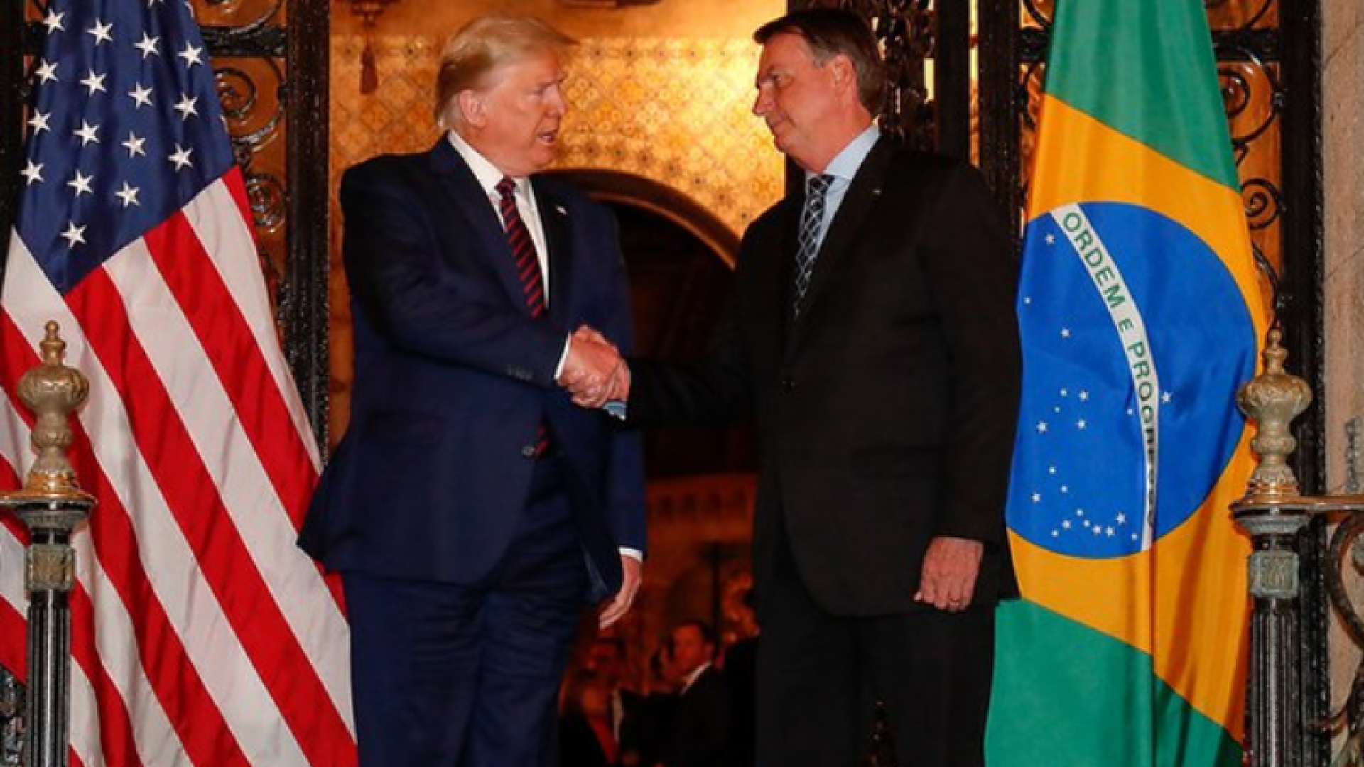 Bolsonaro pediu ajuda a advogado de Trump e cogitou asilo na Argentina, aponta PF
