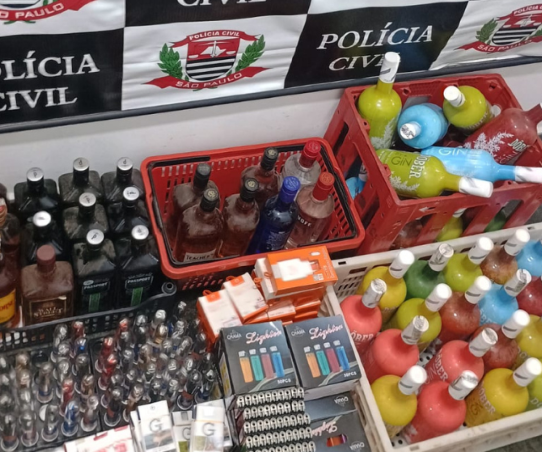 Produtos contrabandeados e suspeitos de adulteração são apreendidos em mercado de Itanhaém