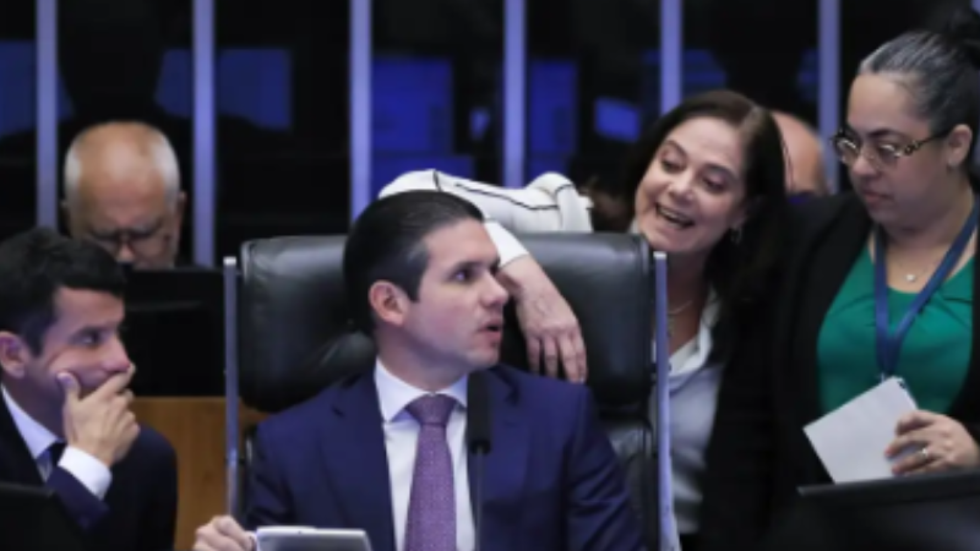 Câmara aprova urgência para isenção do IR de quem ganha até R$ 5 mil