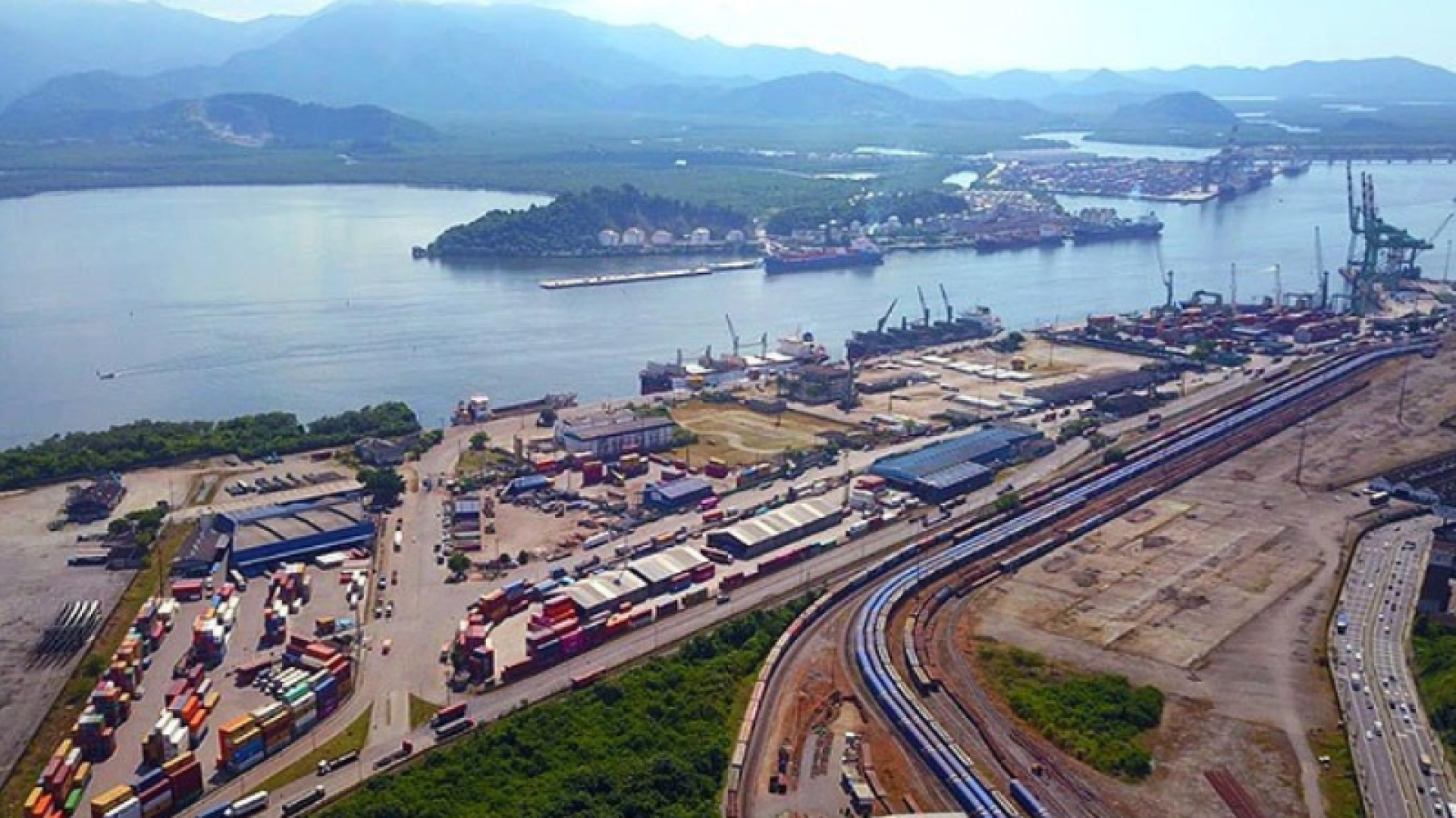 Leilão do novo terminal de contêineres em Santos enfrenta impasse