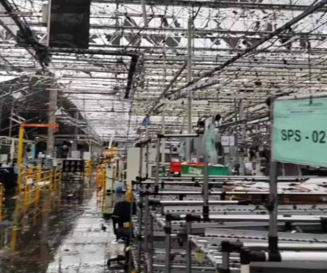 Toyota paralisa fábricas no Brasil após destruição de unidade em SP