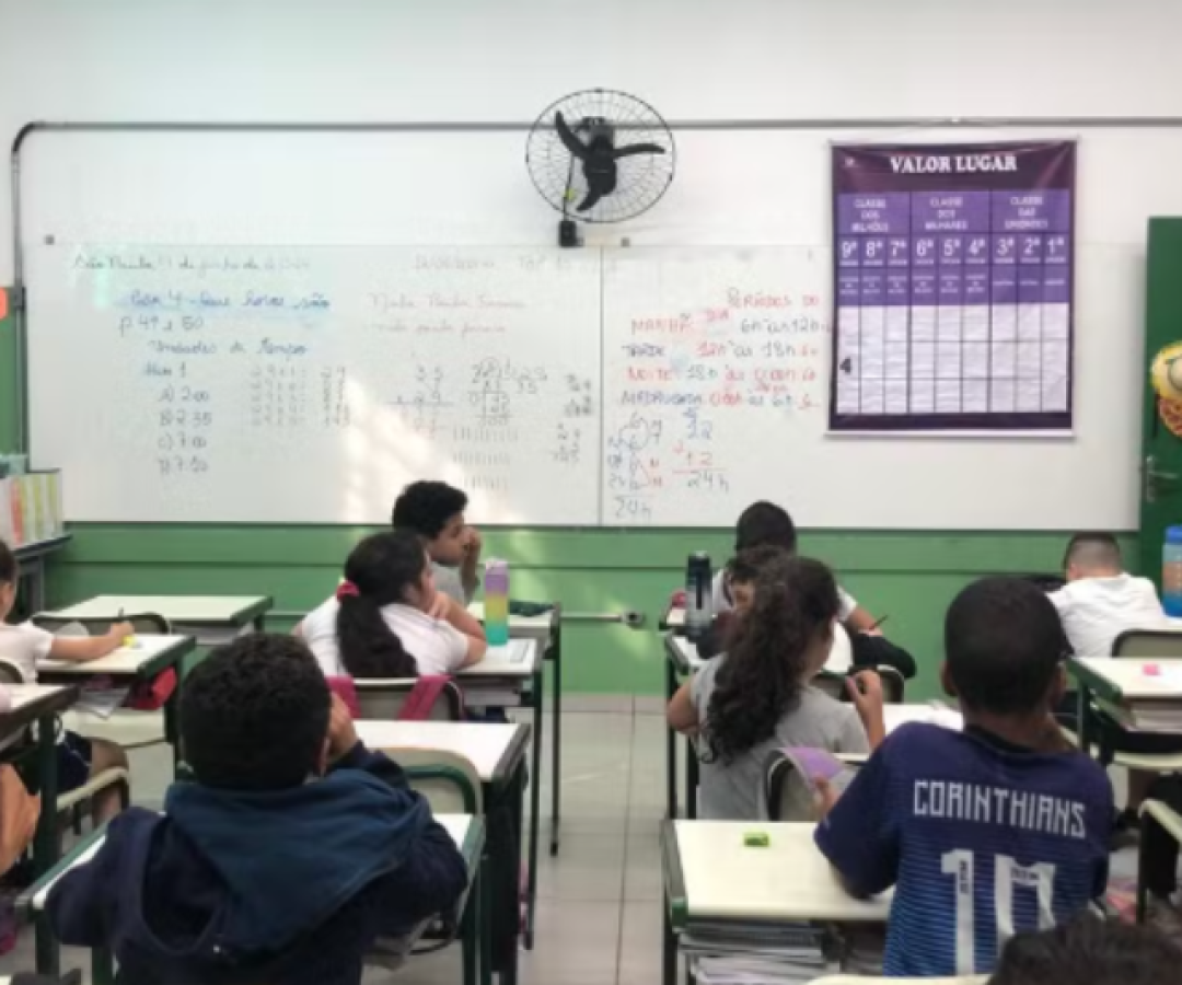 Mais de 4 milhões de alunos da educação básica enfrentam atraso escolar no Brasil, aponta Unicef