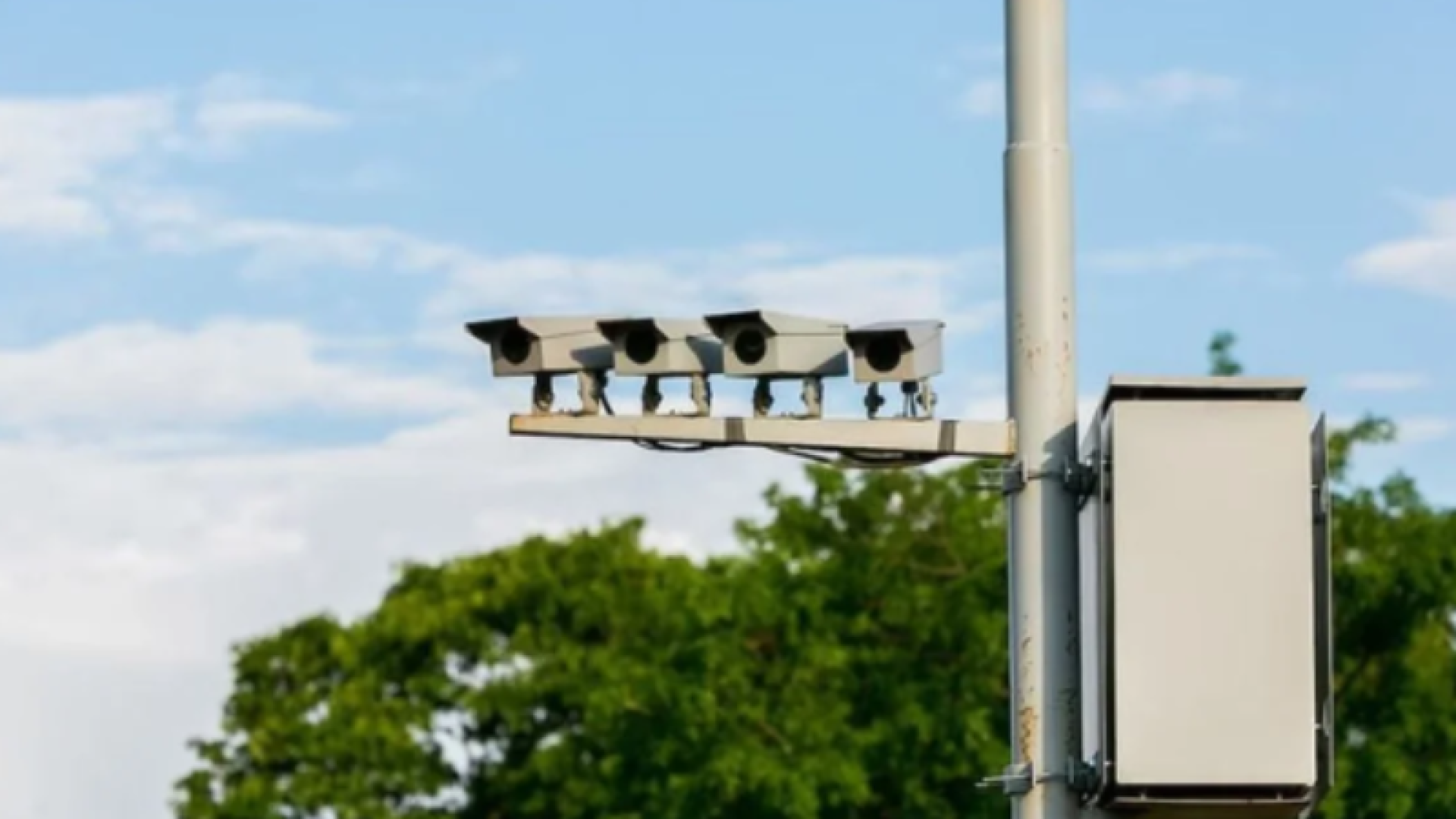 Nacional Foto Portal (67) Radar que multa por barulho é testado em cidade do interior de SP