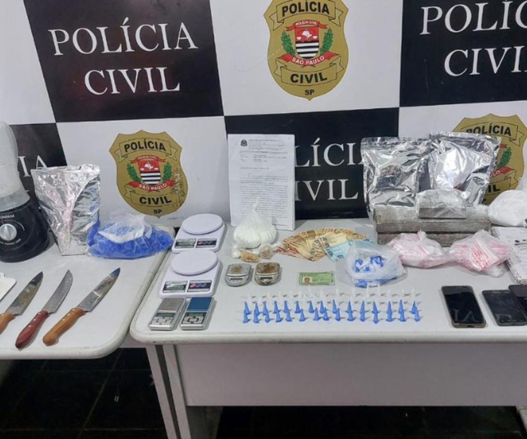 Polícia Civil apreende mais de 2 mil porções de drogas em operação no Guarujá