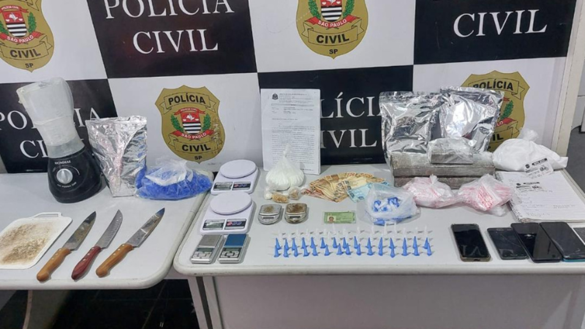 Polícia Civil apreende mais de 2 mil porções de drogas em operação no Guarujá
