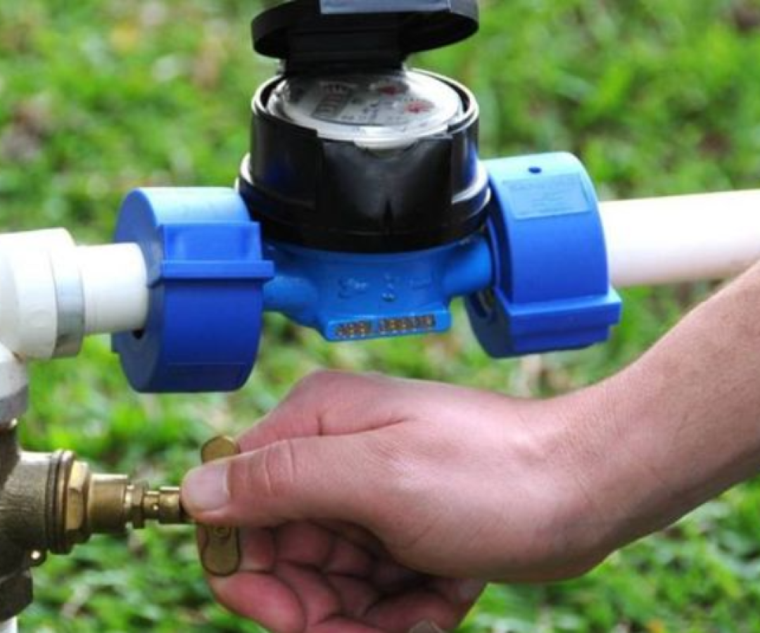 Ar no hidrômetro? Nova lei pode reduzir sua conta de água em até 30%