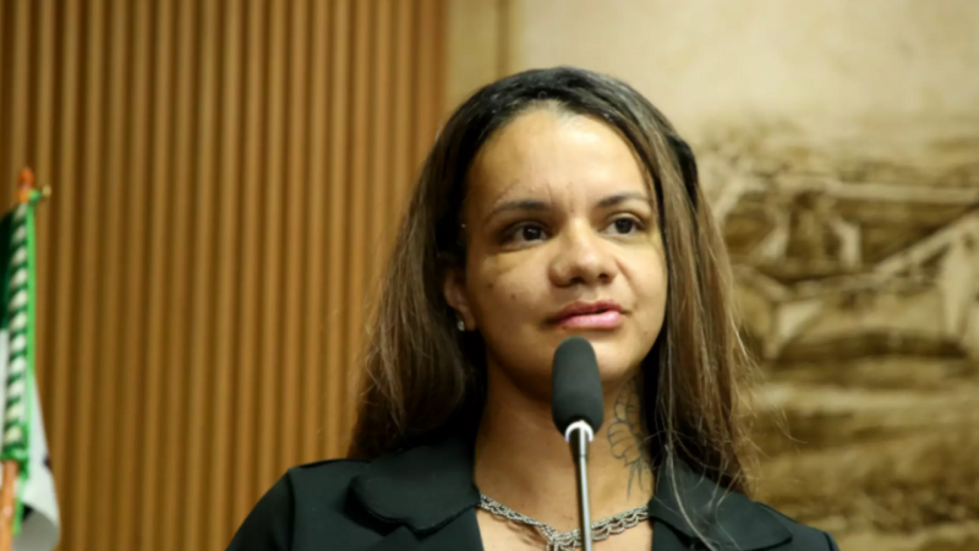 Mulher agredida com 61 socos recebe Comenda Maria da Penha em Natal