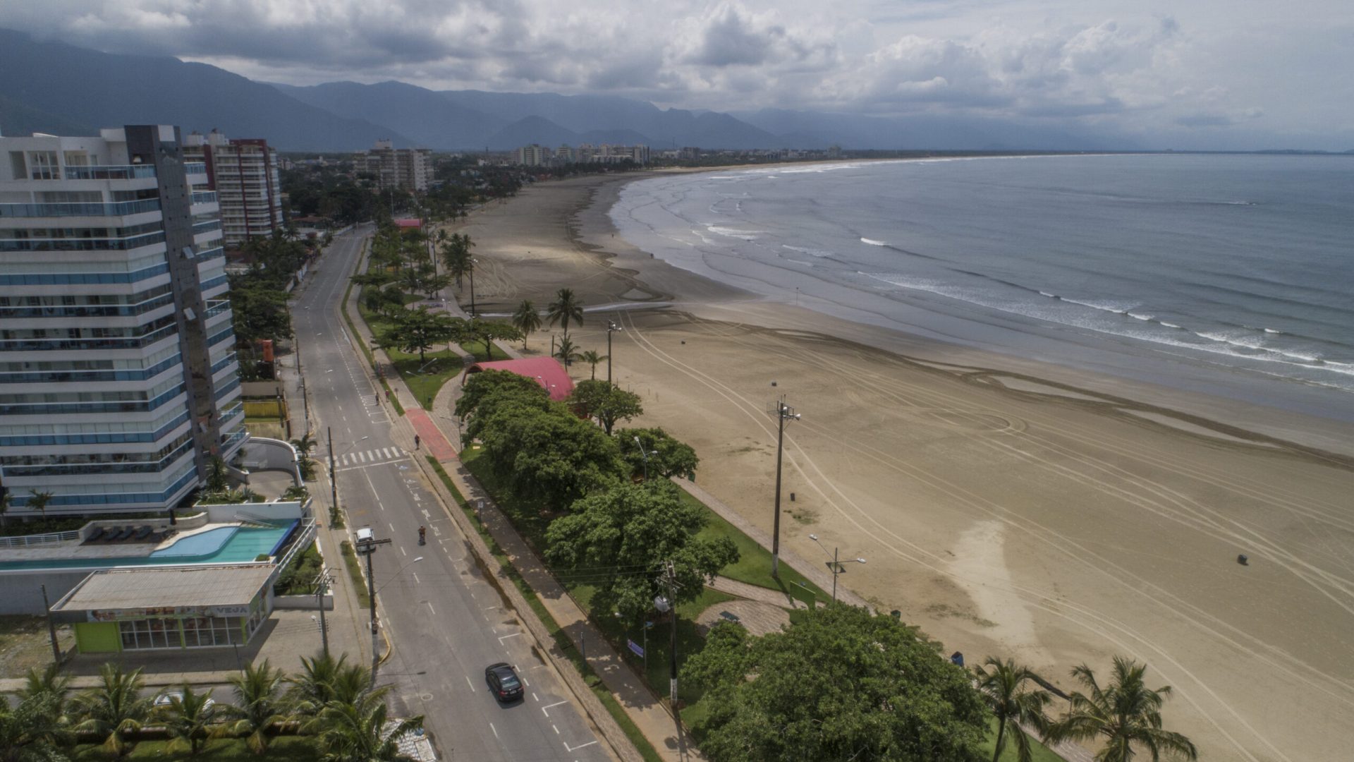Orla-da-Praia-da-Enseada-2