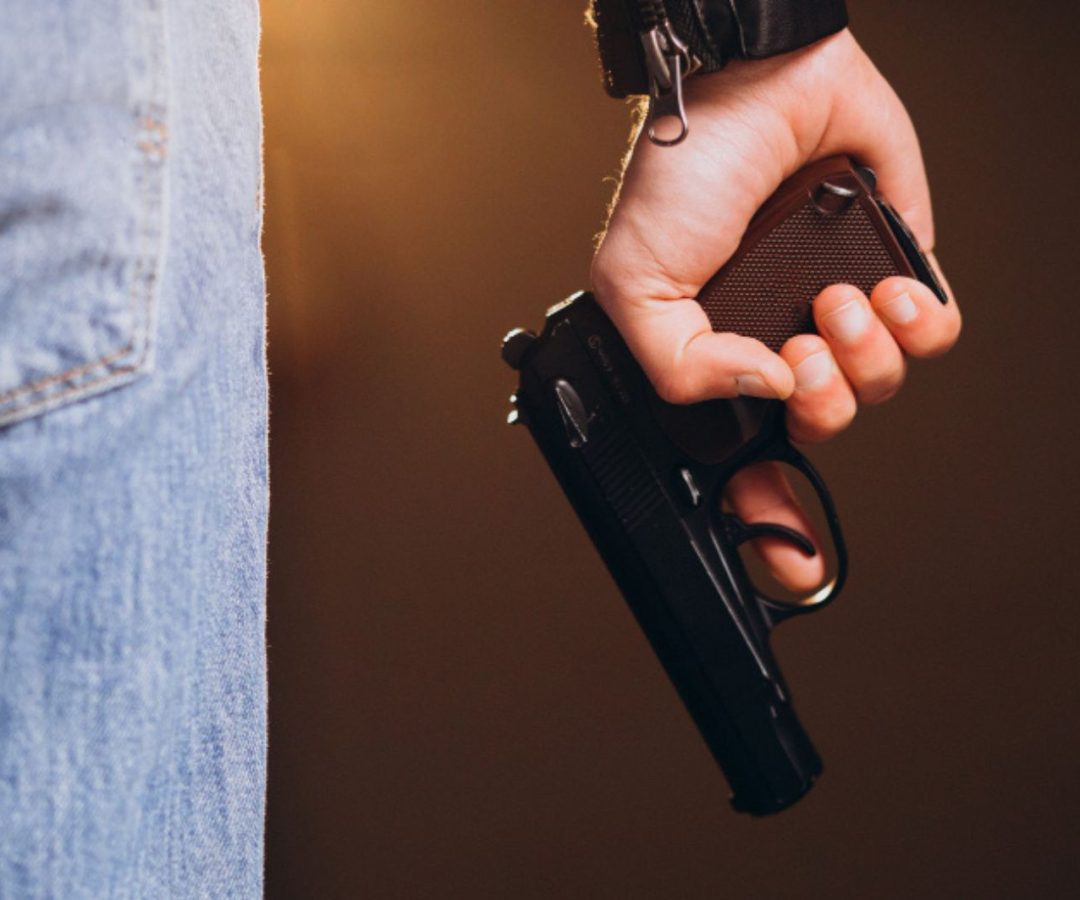 Pai mata 8 crianças nos EUA após crise familiar e deixa duas mulheres feridas