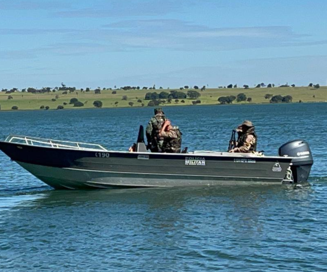 Período de defeso começou e polícia fiscaliza rio