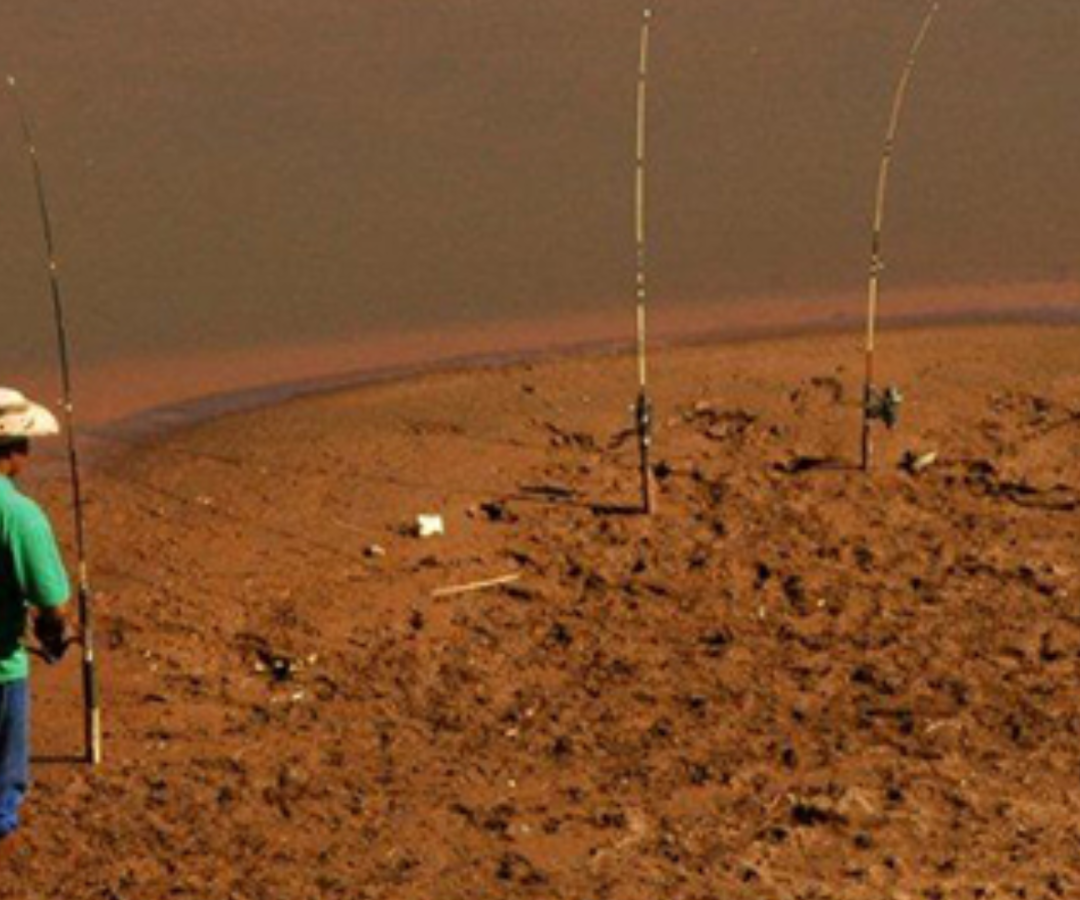 Pescador em rio mineiro (foto Evandro Rodinei)