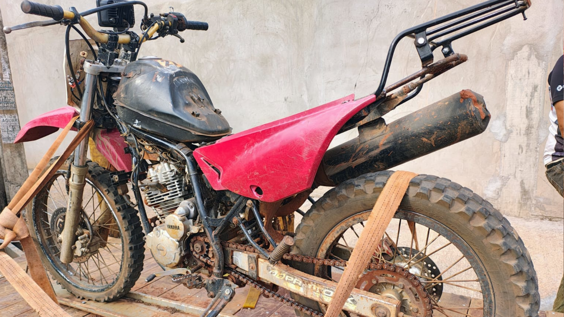 Polícia Militar Rodoviária apreende motocicleta sem chassi