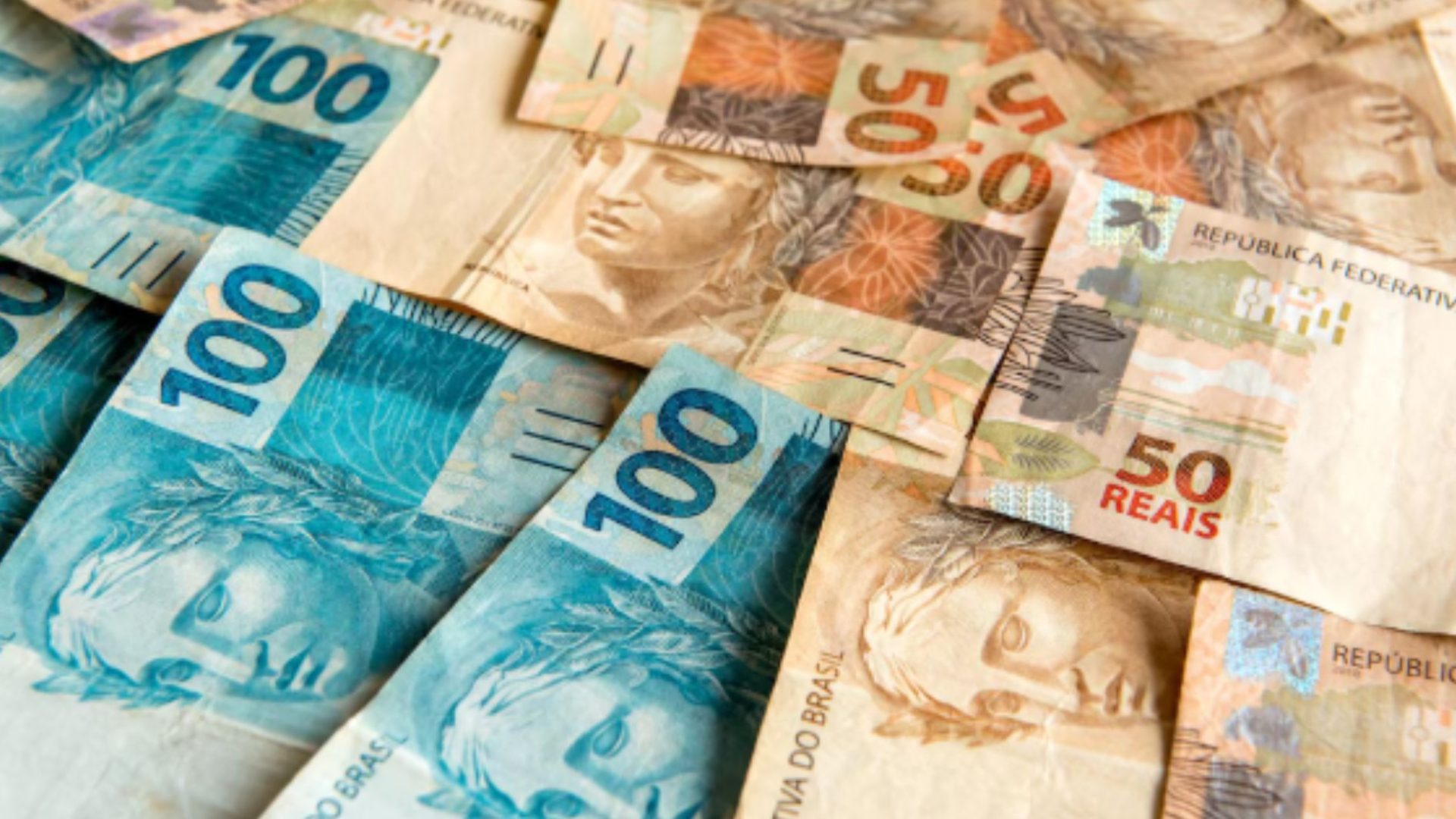 Salário mínimo pode chegar a R$ 1.730 em 2027