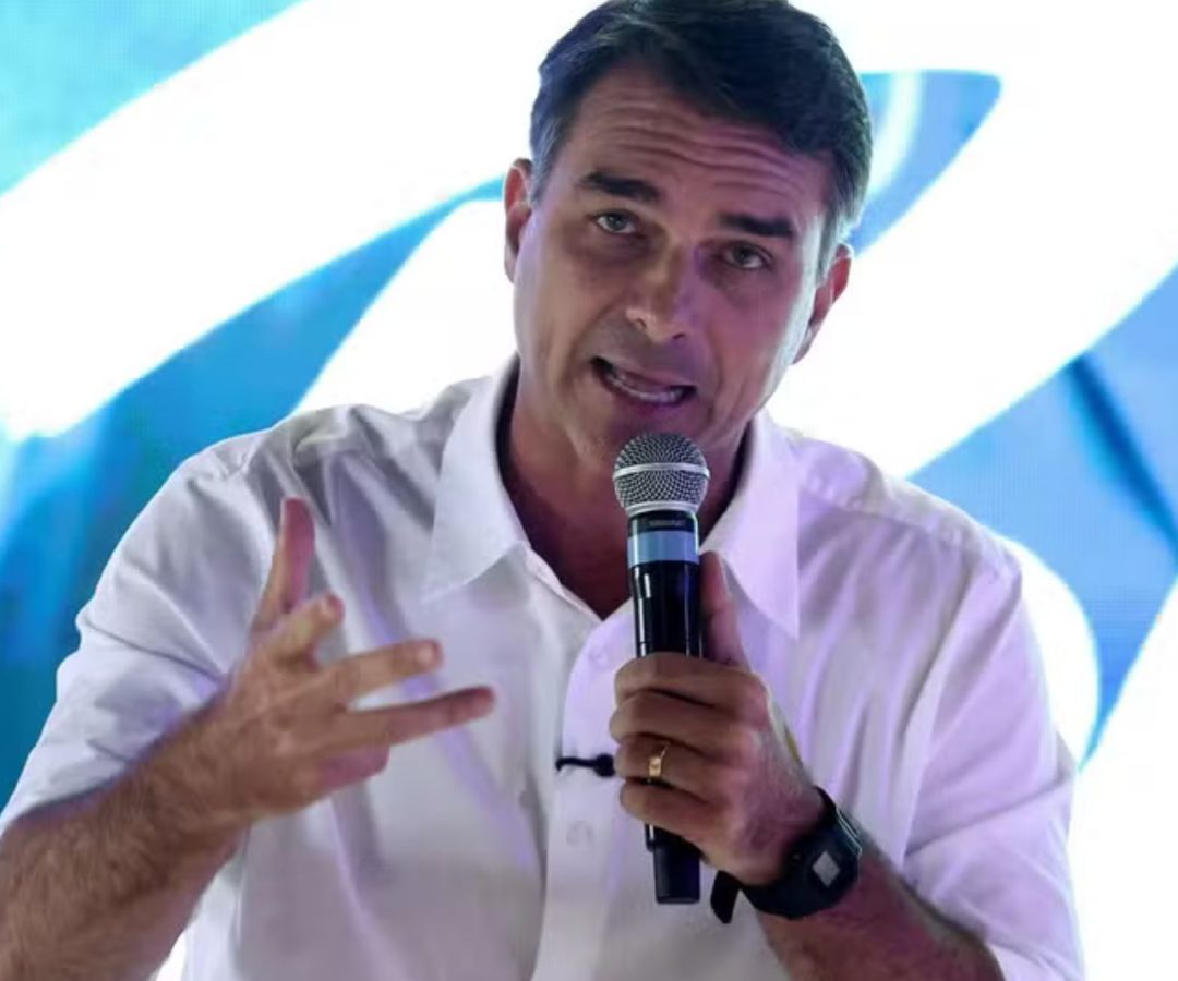 TSE manda Flávio Bolsonaro apagar vídeo