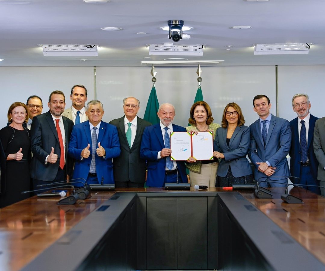 Taxa das blusinhas é revogada pelo Governo Federal Foto: Wallison Breno/PR