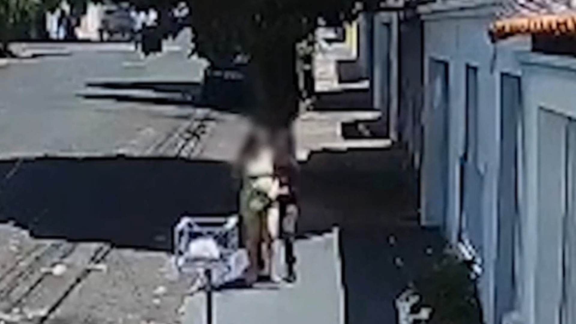 Câmeras flagram importunação sexual contra jovem em plena luz do dia no Osvaldo Rezende, em Uberlândia