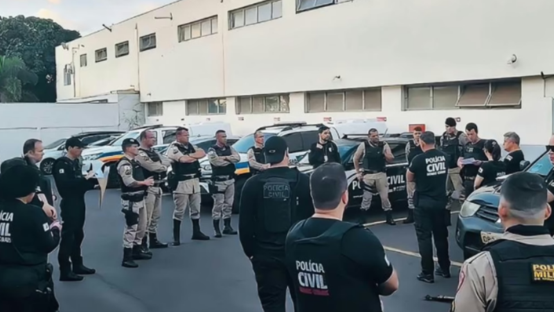 Grupo é preso por emboscadas com pedras na BR-262, em Uberaba