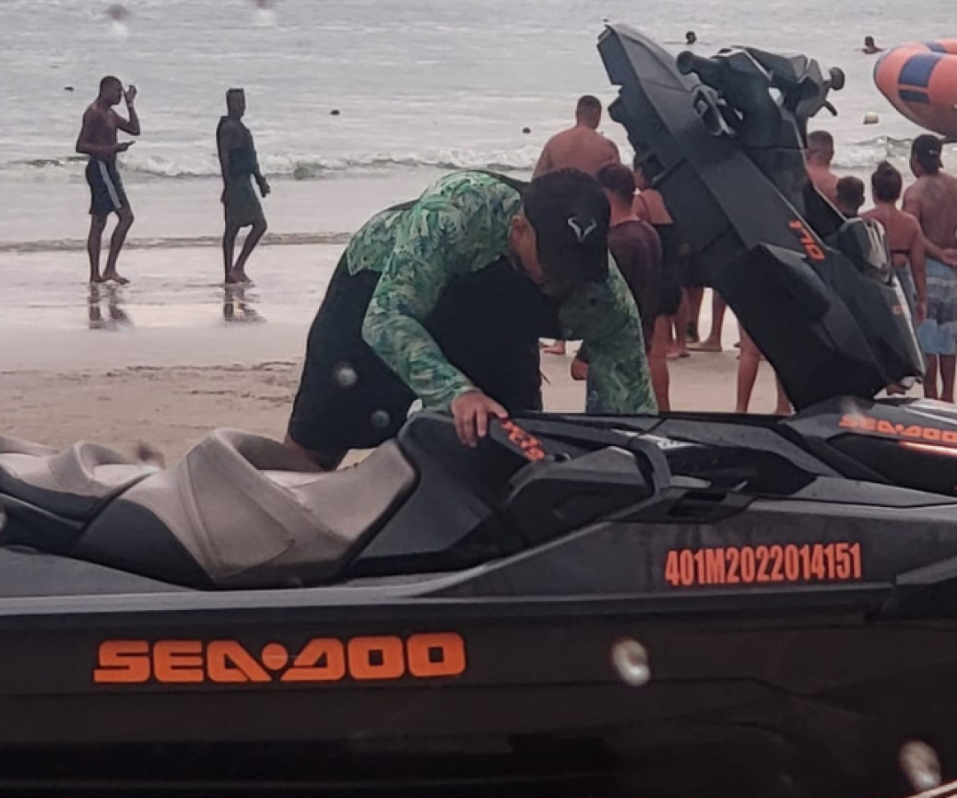 Homem é preso por uso de documento falso durante fiscalização náutica no Guarujá