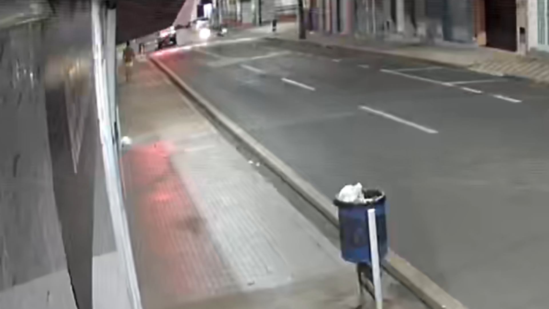 Motociclista sofre fratura exposta após colisão em cruzamento de Uberaba