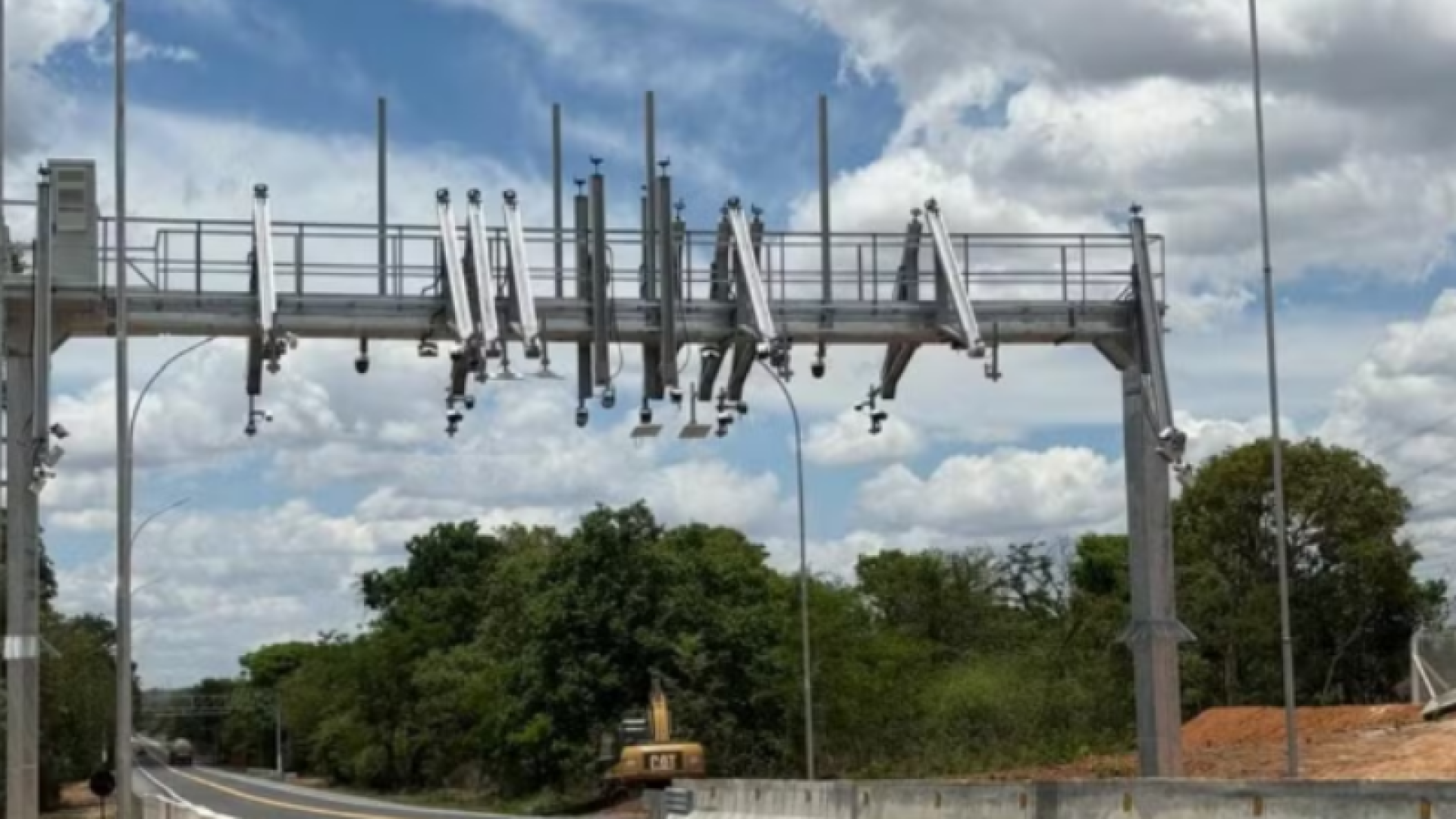 Pedágio eletrônico começa a ser cobrado na BR-262; veja como funciona e onde pagar