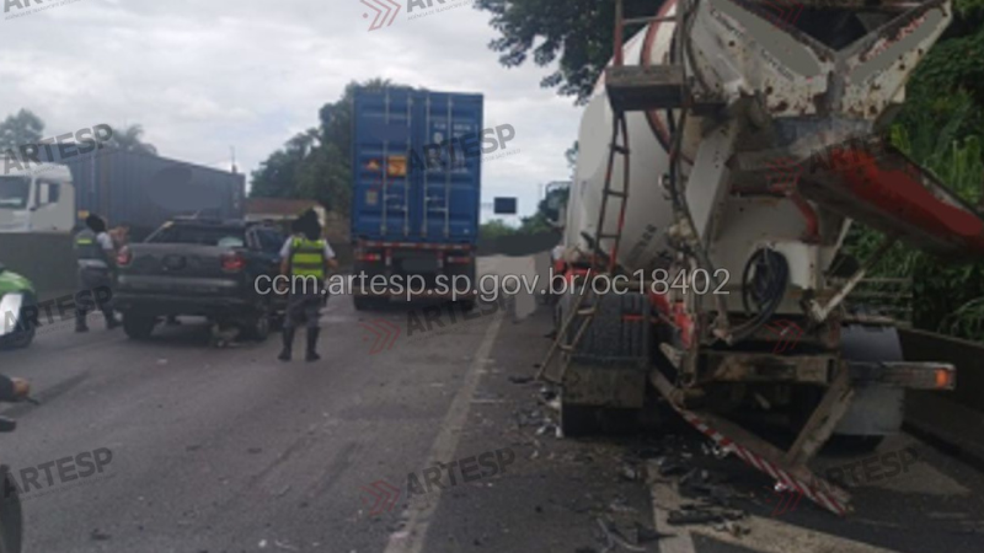Acidente com quatro veículos causa lentidão na Via Anchieta sentido litoral