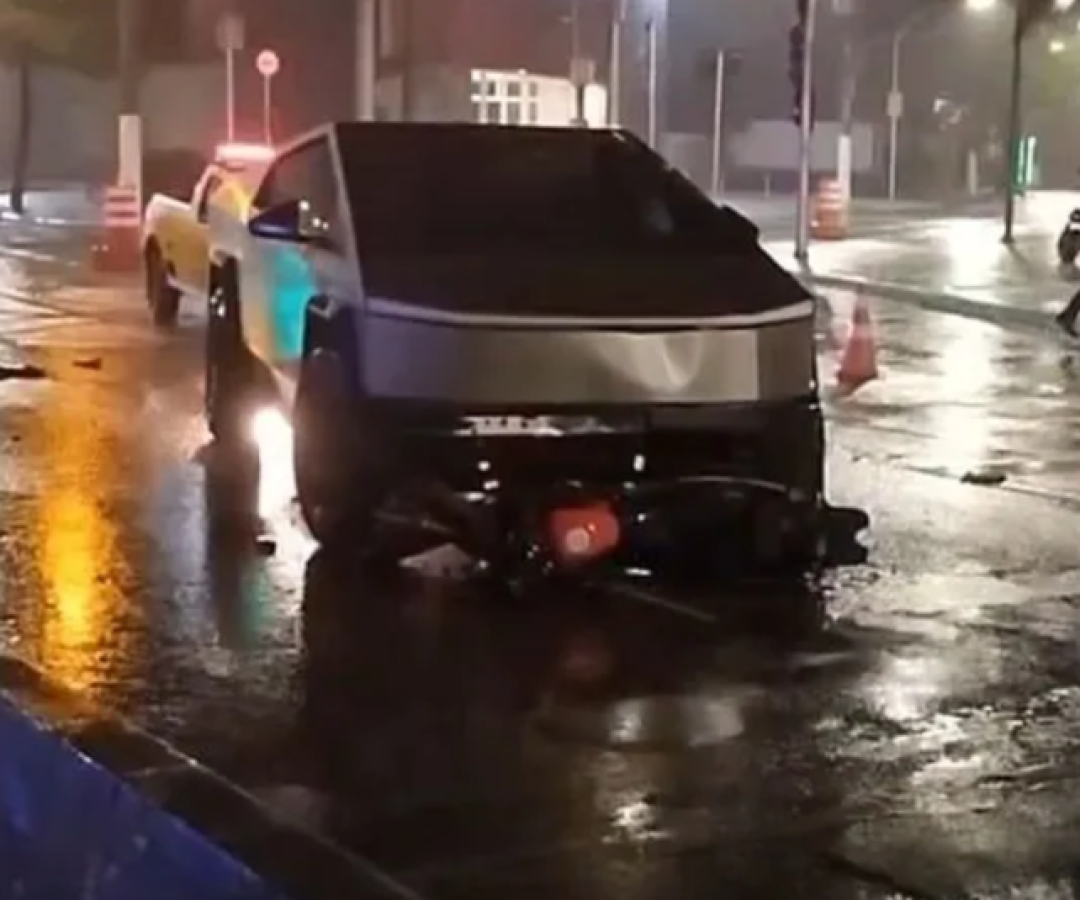 Motociclista morre em colisão com Tesla Cybertruck na Zona Oeste de São Paulo