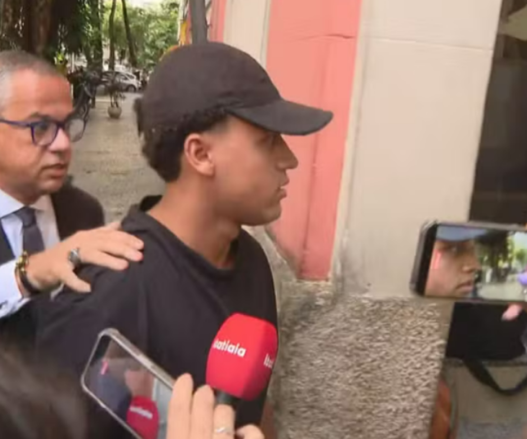 Terceiro suspeito de estupro coletivo se entrega à polícia no Rio de Janeiro