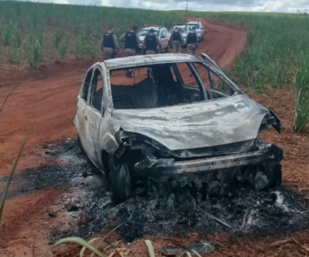 Homicídio em Comendador Gomes: corpo é encontrado em carro carbonizado na zona rural