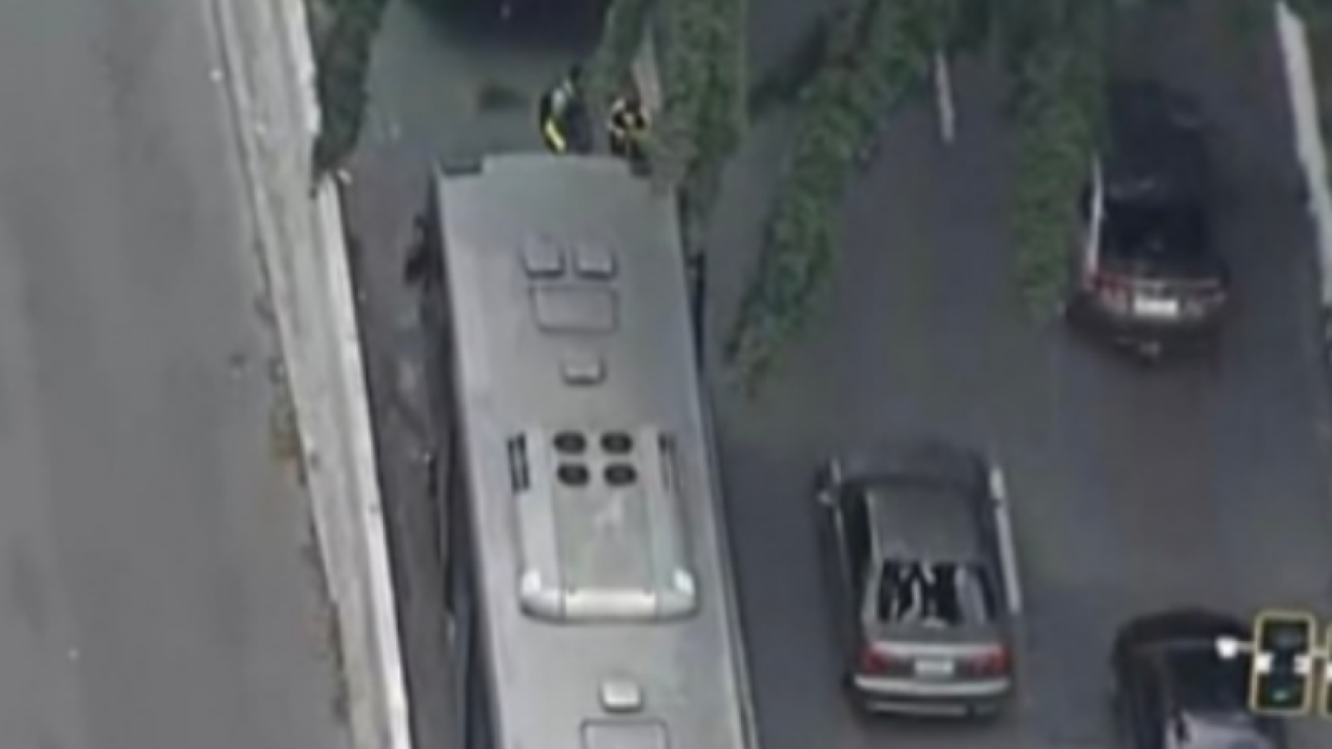 Mulher fica gravemente ferida após atropelamento por ônibus em SP