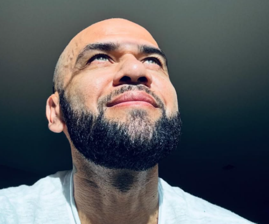 Daniel Alves move ação contra construtora de Uberlândia e cobra R$ 22 milhões por calote