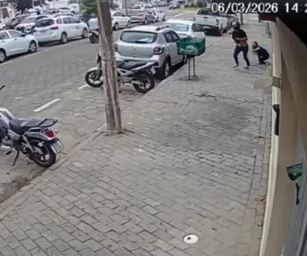 Mulher é derrubada durante assalto e tem celular roubado em Itanhaém