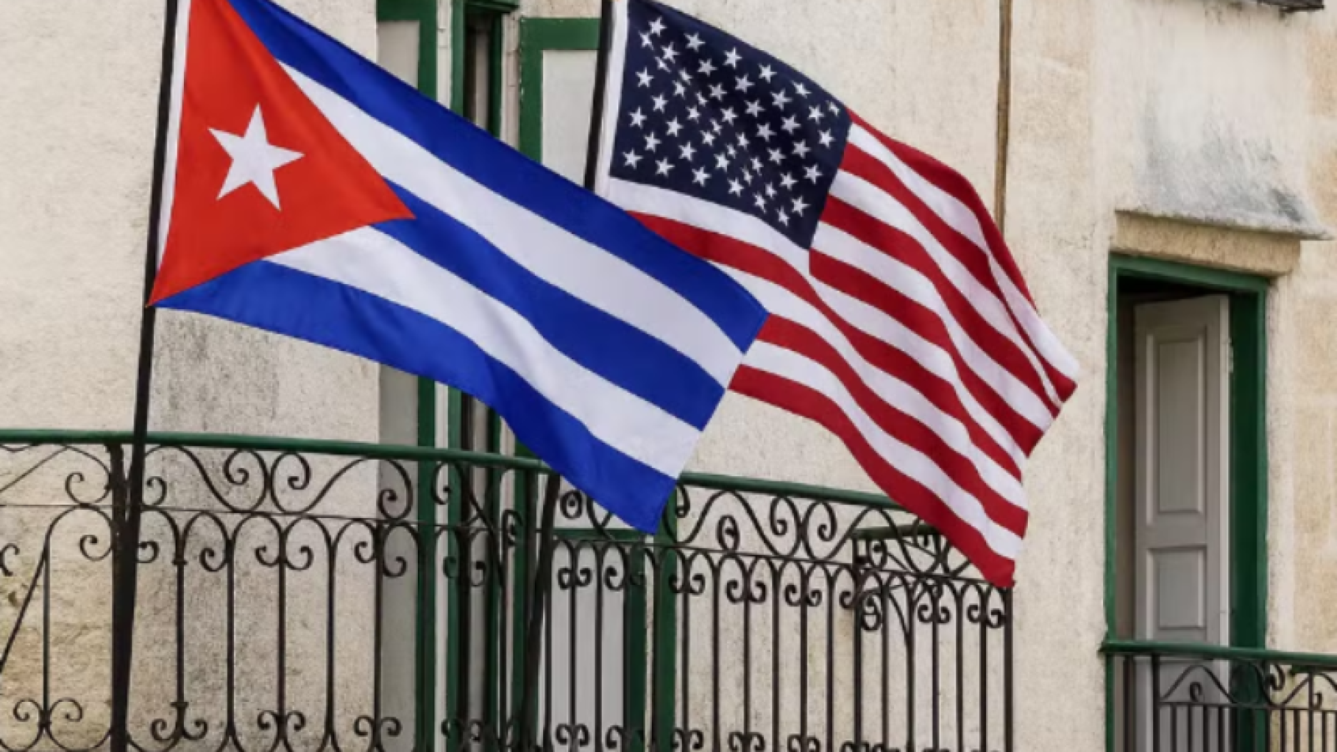 Manifestantes atacam sede do Partido Comunista em protesto contra apagões em Cuba