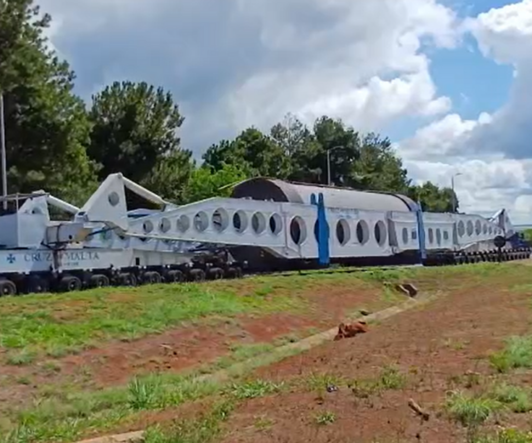 Megacarga avança pelo Triângulo Mineiro e causa alterações no tráfego da BR-050 em Uberaba