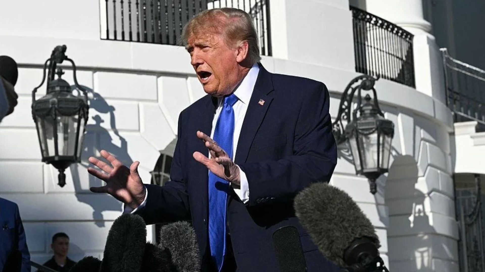Trump questiona eleição no Brasil