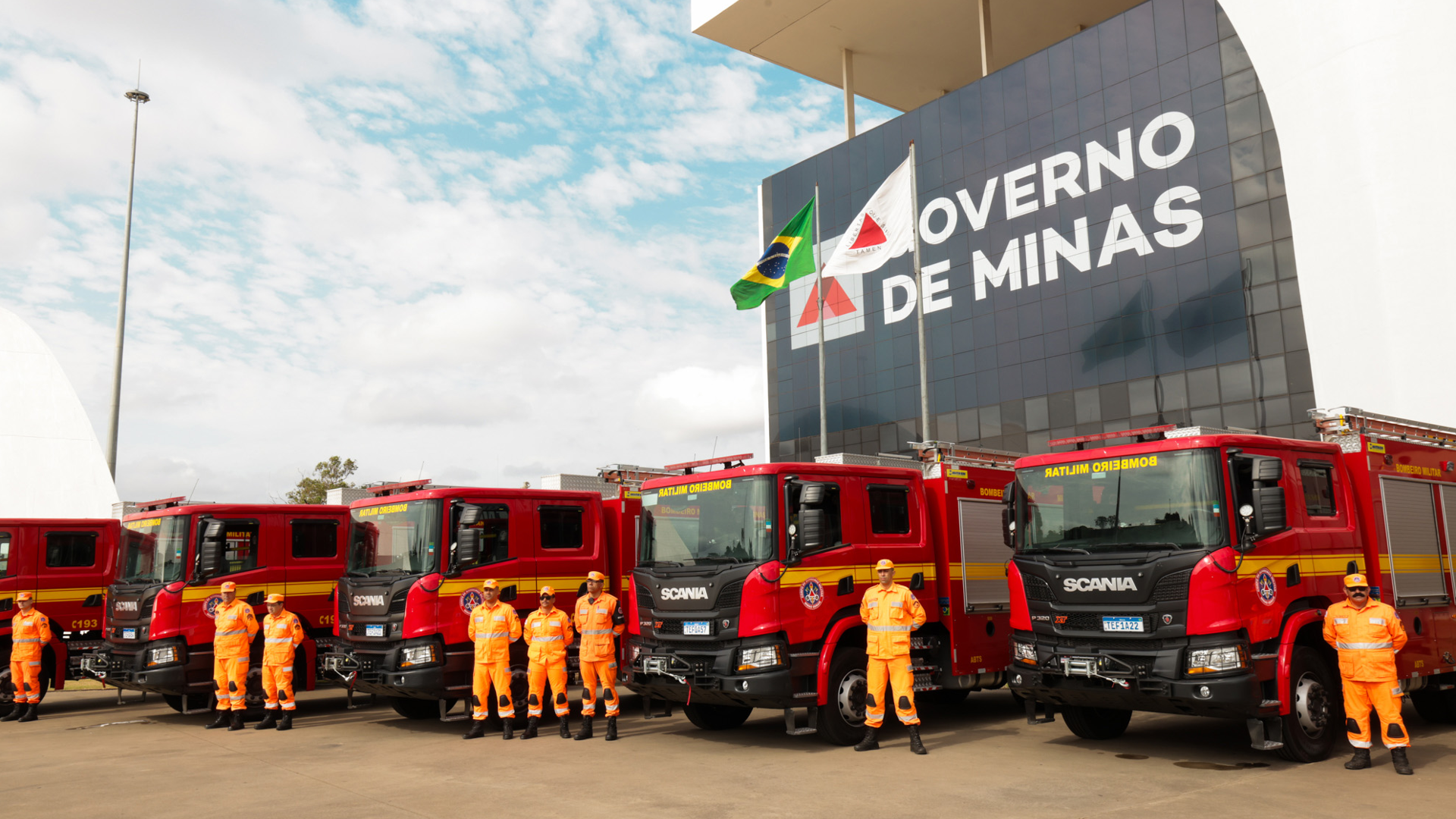 Viaturas entregues aos bombeiros em belo horizonte